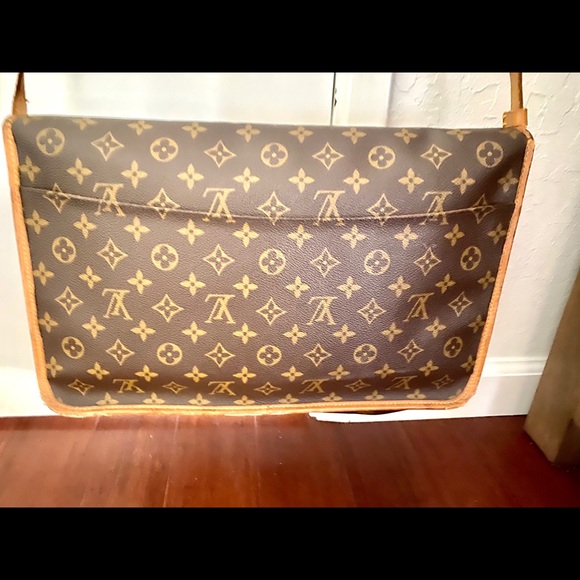 LOUIS VUITTON MESSENGER BAG - Picture 3 of 13